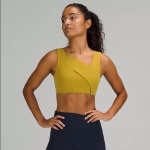 Lululemon Cross-Front yoga bra
